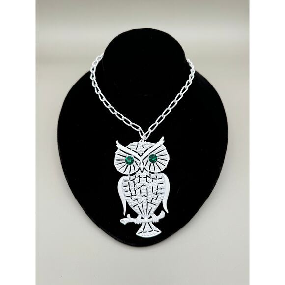 Vintage White Horned Owl with Emerald Rhinestone Eyes Pendant Necklace - Picture 1 of 7